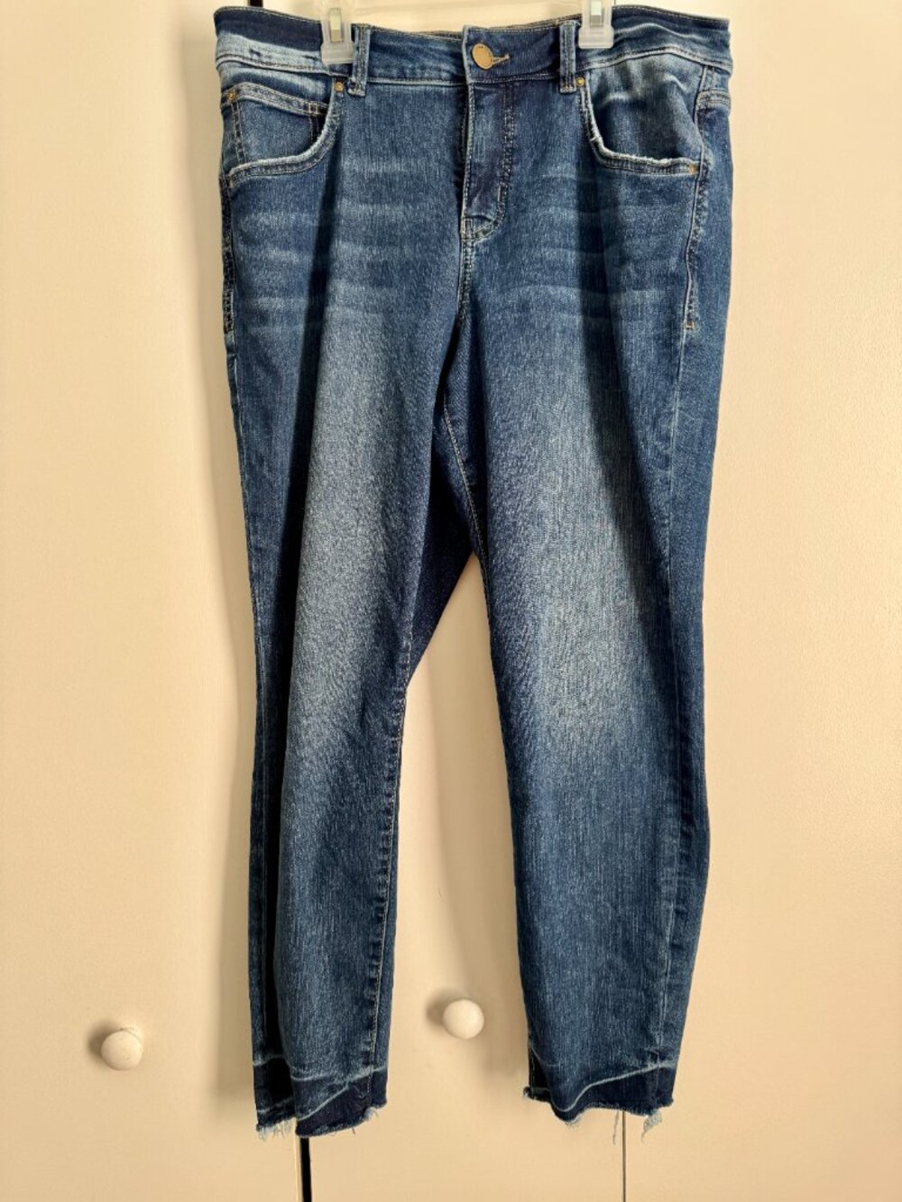 Maurices Everflex Mid Rise Straight Leg Jeans Women's 14 Blue Frayed Hem Stretch